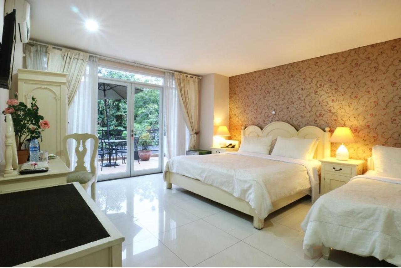 La Nostalgie Boutique Guest House Bandung Zewnętrze zdjęcie