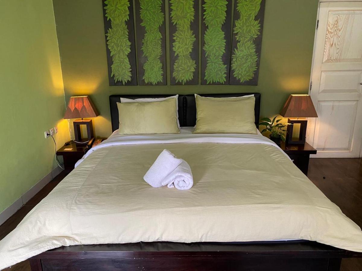 La Nostalgie Boutique Guest House Bandung Zewnętrze zdjęcie