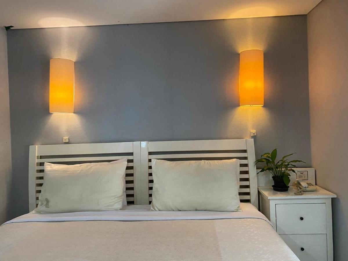 La Nostalgie Boutique Guest House Bandung Zewnętrze zdjęcie