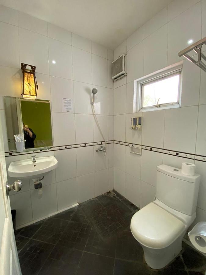 La Nostalgie Boutique Guest House Bandung Zewnętrze zdjęcie