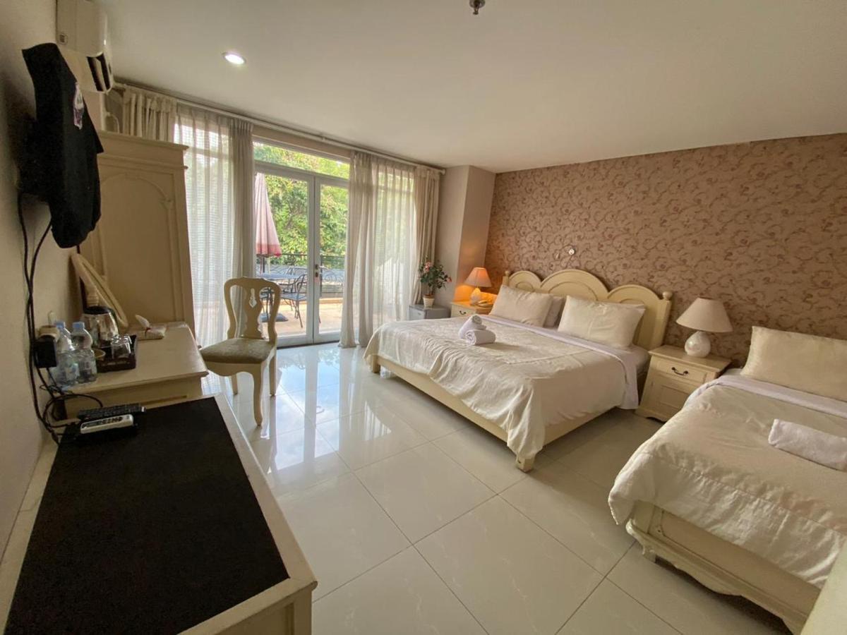La Nostalgie Boutique Guest House Bandung Zewnętrze zdjęcie