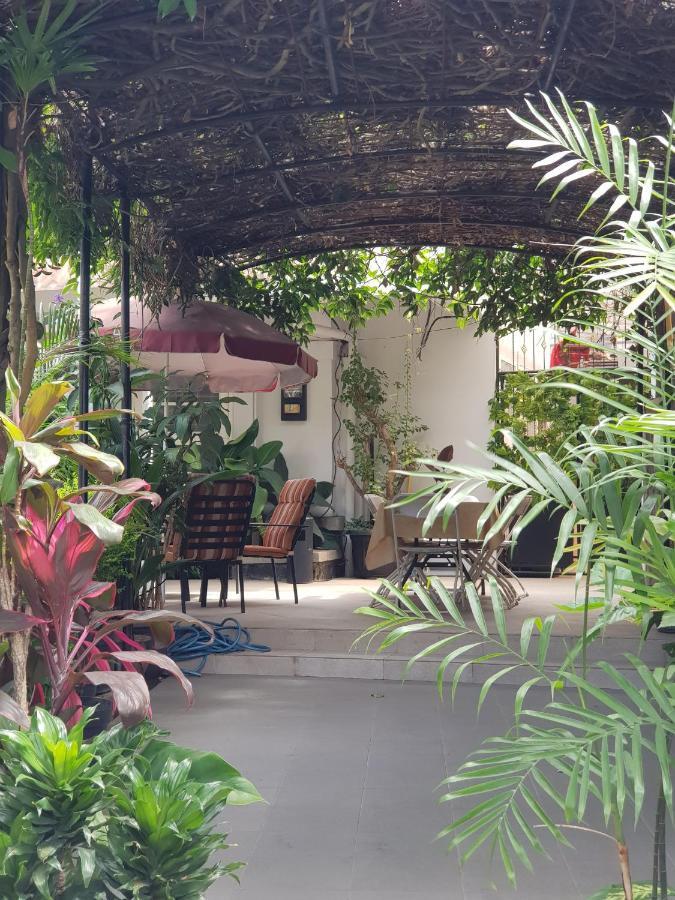 La Nostalgie Boutique Guest House Bandung Zewnętrze zdjęcie