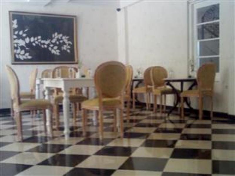 La Nostalgie Boutique Guest House Bandung Zewnętrze zdjęcie