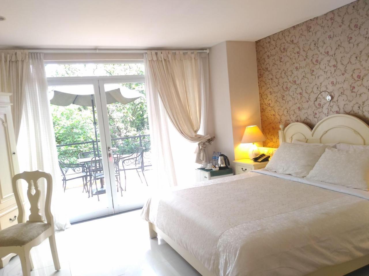 La Nostalgie Boutique Guest House Bandung Zewnętrze zdjęcie